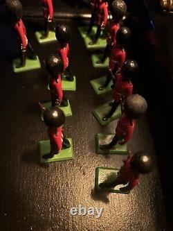 Britains Grenadier Guard 11x Metal Soldiers excellent