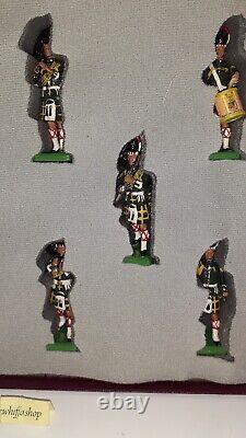 Britains Hamleys 1st Battalion Gordon Highlanders Regimental 1997 boxed Ltd S7