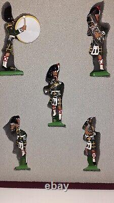Britains Hamleys 1st Battalion Gordon Highlanders Regimental 1997 boxed Ltd S7