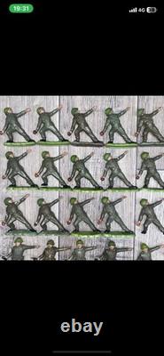Britains Herald Toy Soldiers, WW II British Infantry figures x 99