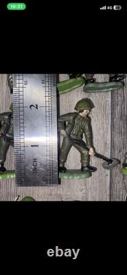 Britains Herald Toy Soldiers, WW II British Infantry figures x 99
