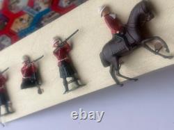 Britains Highlanders Set 51 Boxed Hexagon Lid toy Metal Soldiers Tied to Card