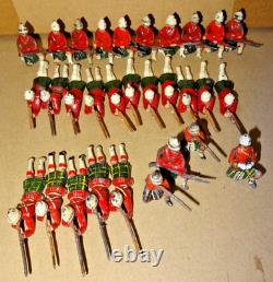 Britains Highlanders in Battle -Vintage Display of 30 x Camerons, Gordons etc