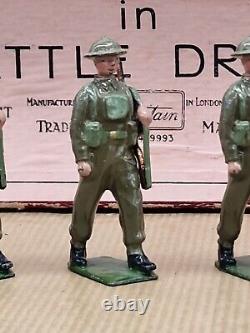 Britains Hollowcast Set No. 1858 British Infantry In Battle Dress