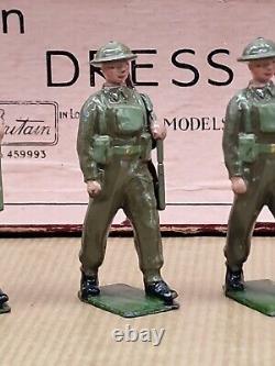 Britains Hollowcast Set No. 1858 British Infantry In Battle Dress