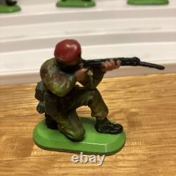 Britains Holy Grail Super Deetail Paratrooper. Figure 3 Kneel