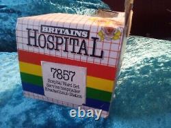 Britains Hospital Ward, 4 Beds. Doctor, Nurses. Patients Accessories Boxed