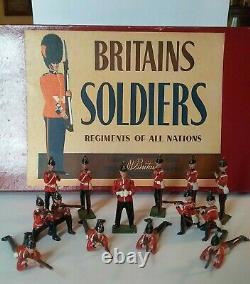 Britains Lead Soldiers 14 Pc Set, Queens Royal Regiment Orginal Box # 2086