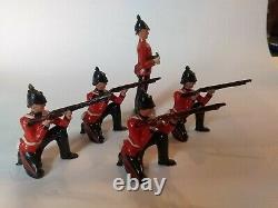 Britains Lead Soldiers 14 Pc Set, Queens Royal Regiment Orginal Box # 2086