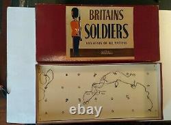 Britains Lead Soldiers 14 Pc Set, Queens Royal Regiment Orginal Box # 2086