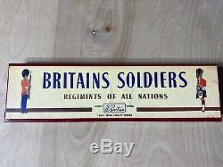 Britains Lead Toy Soldiers The Gordon Highlanders With Piper #77 Pre-Owned