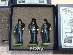 Britains Ltd Edition THE QUEEN'S COLOUR SQUADRON THE ROYAL AIR FORCE REGIMENT
