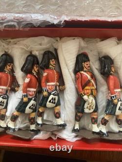 Britains Ltd Lead Soldiers Set of 15 Scottish Highland Guards Early Issue