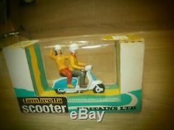 Britains Ltd No 9685 Lambretta Scooter And Riders Boxed In Rarer Yellow Jumpers