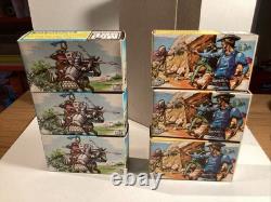 Britains Mini Sets 1061 & 1081 Cowboys & Indian Knights In Combat Shop Trade Box