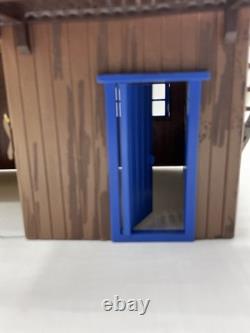 Britains Models No. 4720 Ranch Livery Stable Farmyard Barn rare BB1