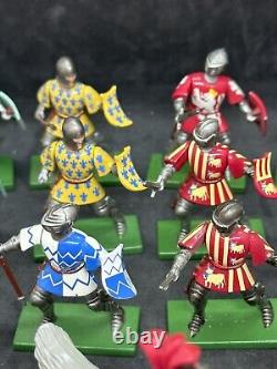 Britains Moulded Metal Jousting Knight Mounted And Foot Soldiers X 20 54mm Lead