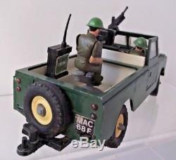 Britains No. 9777 Military LWB Land Rover Vintage Diecast Model Boxed Soldiers