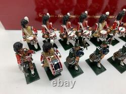 Britains Pipes & Drums 1st Bn Queens Own Cameron Highlanders 79th 13 Piece 48004