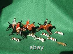 Britains Pre-war Lead Hunt Set Full Cry Mounted Huntsmen Women With Hounds & Fox