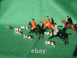 Britains Pre-war Lead Hunt Set Full Cry Mounted Huntsmen Women With Hounds & Fox