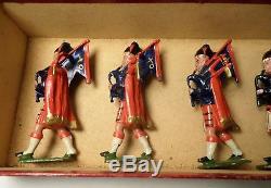 Britains Prewar Set 69 Pipers of the Scots Guards with Box