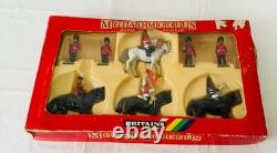Britains Queen Elizabeth 8 Piece Toy Soldier Guards Horse Set In Box Collect