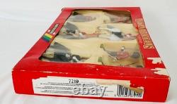 Britains Queen Elizabeth 8 Piece Toy Soldier Guards Horse Set In Box Collect