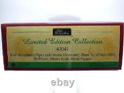 Britains. RAF (Leuchars) Pipes & Drums (Auxiliary) Band. 20 Piece Set #43041 MIB