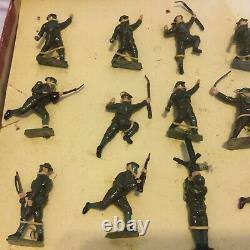 Britains Regiments of All Nations BRITISH INFANTRY WITH GAS MASKS 24 Pieces