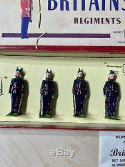 Britains Royal Irish Fusiliers Toy Soldiers Attention No. 1 Dress #2090