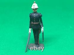 Britains Royal Marines Presenting Arms And Officer Set 2071 Repainted yel 475