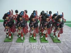 Britains Scots Guards Pipes Drums & Bugle Marching Band & Colour Party