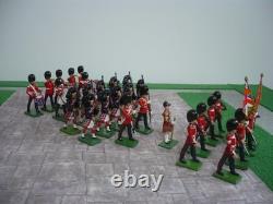 Britains Scots Guards Pipes Drums & Bugle Marching Band & Colour Party