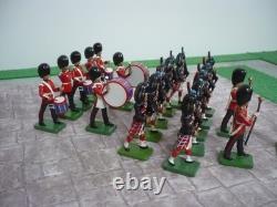 Britains Scots Guards Pipes Drums & Bugle Marching Band & Colour Party