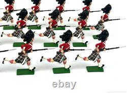 Britains Seaforth Highlanders Charging Bundle 54mm Repainted Toy Soldier 9332
