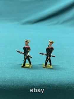 Britains Set #133 Russian Infantry Set of 8 Toy Lead Soldiers