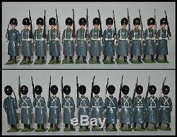 Britains Set #313 Lot of 12 Grenadier Guards Winter Dress From Set #313 S8
