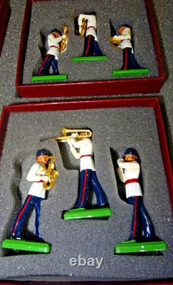 Britains Set 5872 the 1996 Sherwood Foresters Regimental Band in 1/30 scale