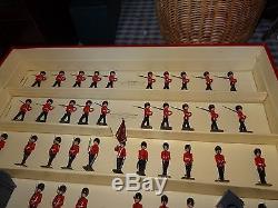 Britains Set 9424 -two Tier Changing Of The Guard At Buckingham Palace-1963