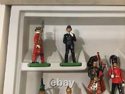 Britains Soldiers 8007 All The Queens Men Mint Within Its Original Box