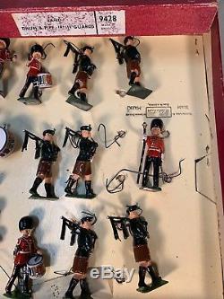 Britains Soldiers Complete Set 9428 Band Drum And Irish Pipe Guards Original Box