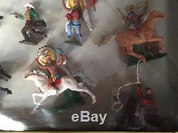 Britains Swoppet Cowboys And Indians Rare Set 7626 In Good Condition