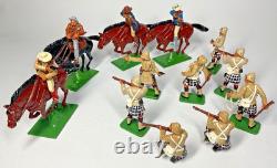 Britains The Boer War Centenary 4 Mounted Boers & 8 Cameron Highlanders #00259