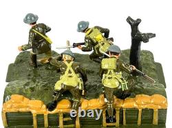 Britains Toy Soldier Charles Biggs Set 2133 WW2 British Infantry Over The Top