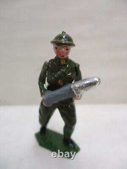 Britains Toy Soldiers #1730 Royal Regiment of Artillery Gunners Set of 8 Figures