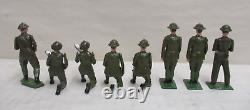 Britains Toy Soldiers #1730 Royal Regiment of Artillery Gunners Set of 8 Figures