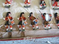 Britains Toy Soldiers 20 pc Box Set 9435 Highland Pipers Band Black Watch