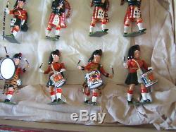 Britains Toy Soldiers 20 pc Box Set 9435 Highland Pipers Band Black Watch