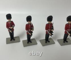 Britains Trooping The Colour Scots Guards Officers And Guardsman 40115 Boxed